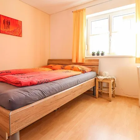 Apartment Mit Gartenzaun *